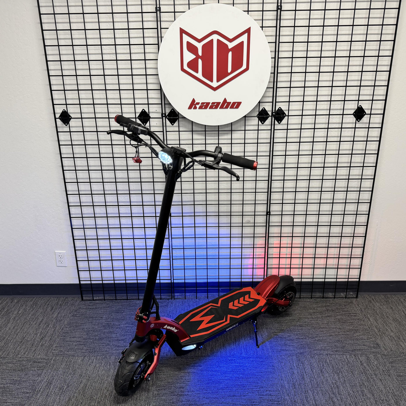 Mantis 10 Lite (Demo scooter, like new, 0 miles on odometer)